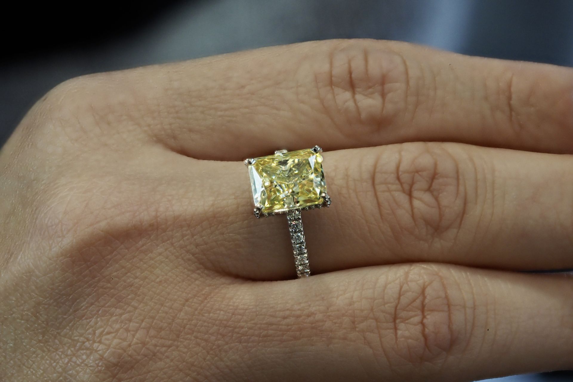 8.15 Karat Fancy Pırlanta Yüzük