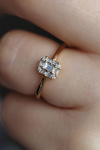 0.31 Karat Baget Pırlanta Yüzük