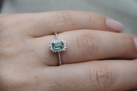 0.62 karat Zümrüt Pırlanta Yüzük