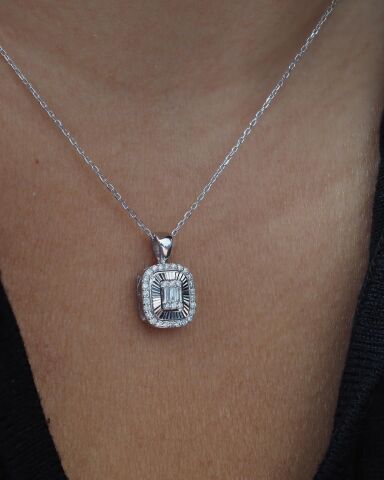 0.22 karat Baget Pırlanta Kolye