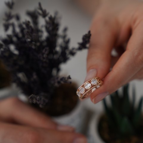 0.53 KARAT BAGET PIRLANTA YÜZÜK